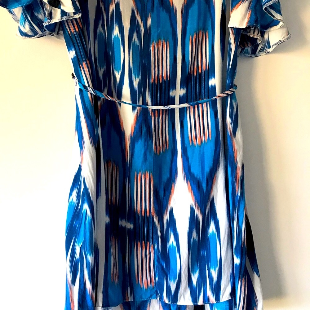 UK Design Short Summer Dress with Flowy Sleeves - Picture 4 of 11